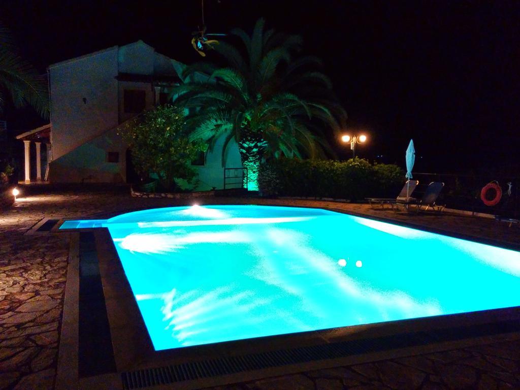 Dionysos Apartments Apraos Phòng bức ảnh