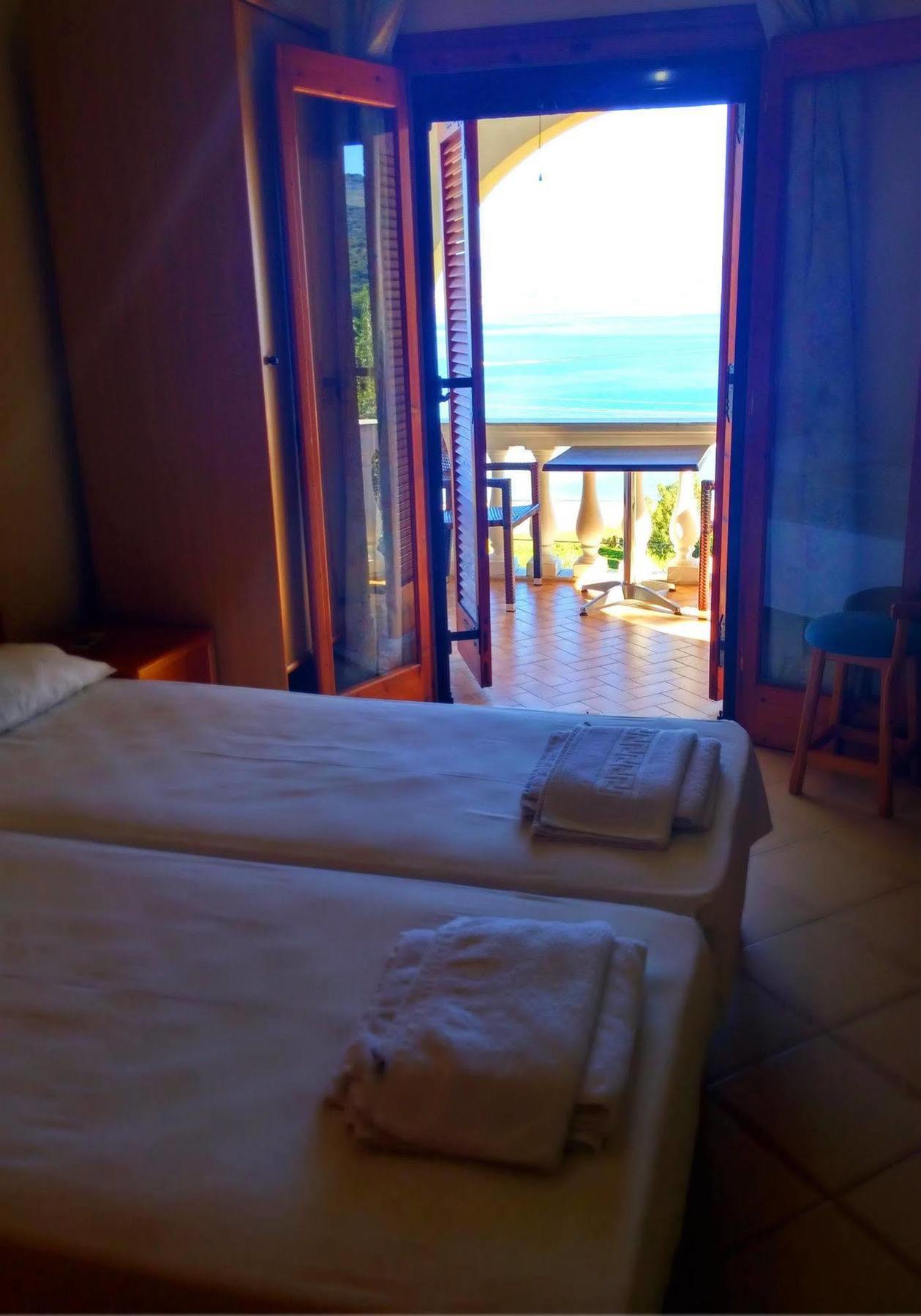 Dionysos Apartments Apraos Ngoại thất bức ảnh